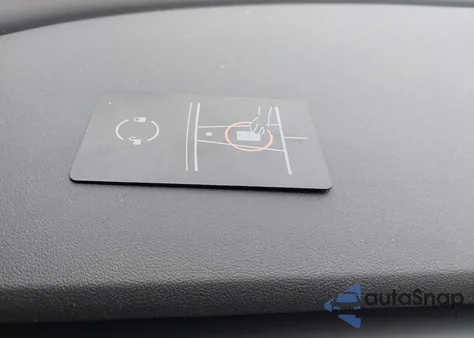 2023 Tesla Model Y Awd/Long Range Dual Motor All-Wheel Drive z USA, uszkodzony, nr VIN 7SAYGAEE3PF666552